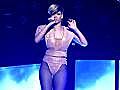 RihannaPerformsInTheUKSplashNews