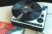 DigitizeYourVinylRecordsWithThisUSBTurntable