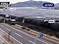 TsunamiwavehitsJapan