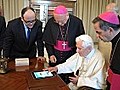 PapststartetneueVatikanWebsitemitdemiPad